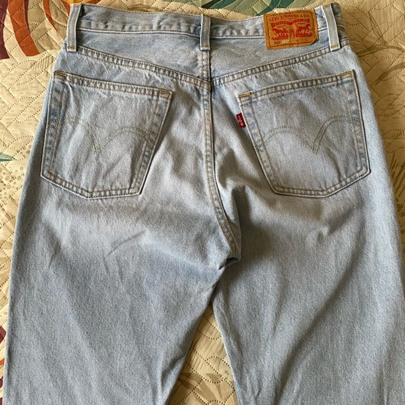 Levi’s light wash jeans 501 - Picture 5 of 10
